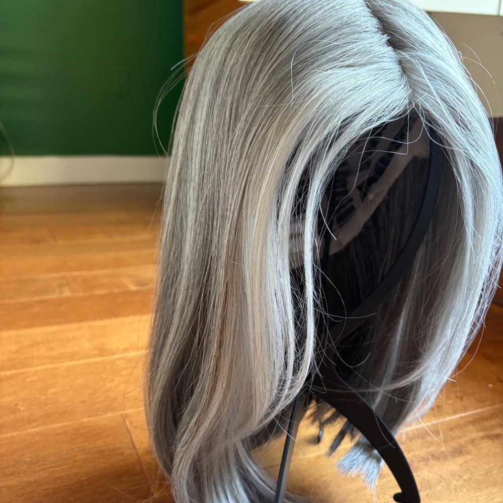 Wig. Rene of Paris Orchid Collection - Davina - Picture 2 of 12